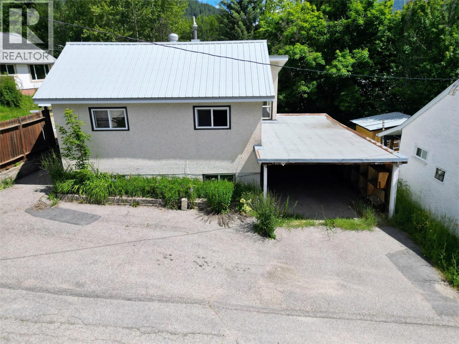 1866 Cole Street Property Photo 16