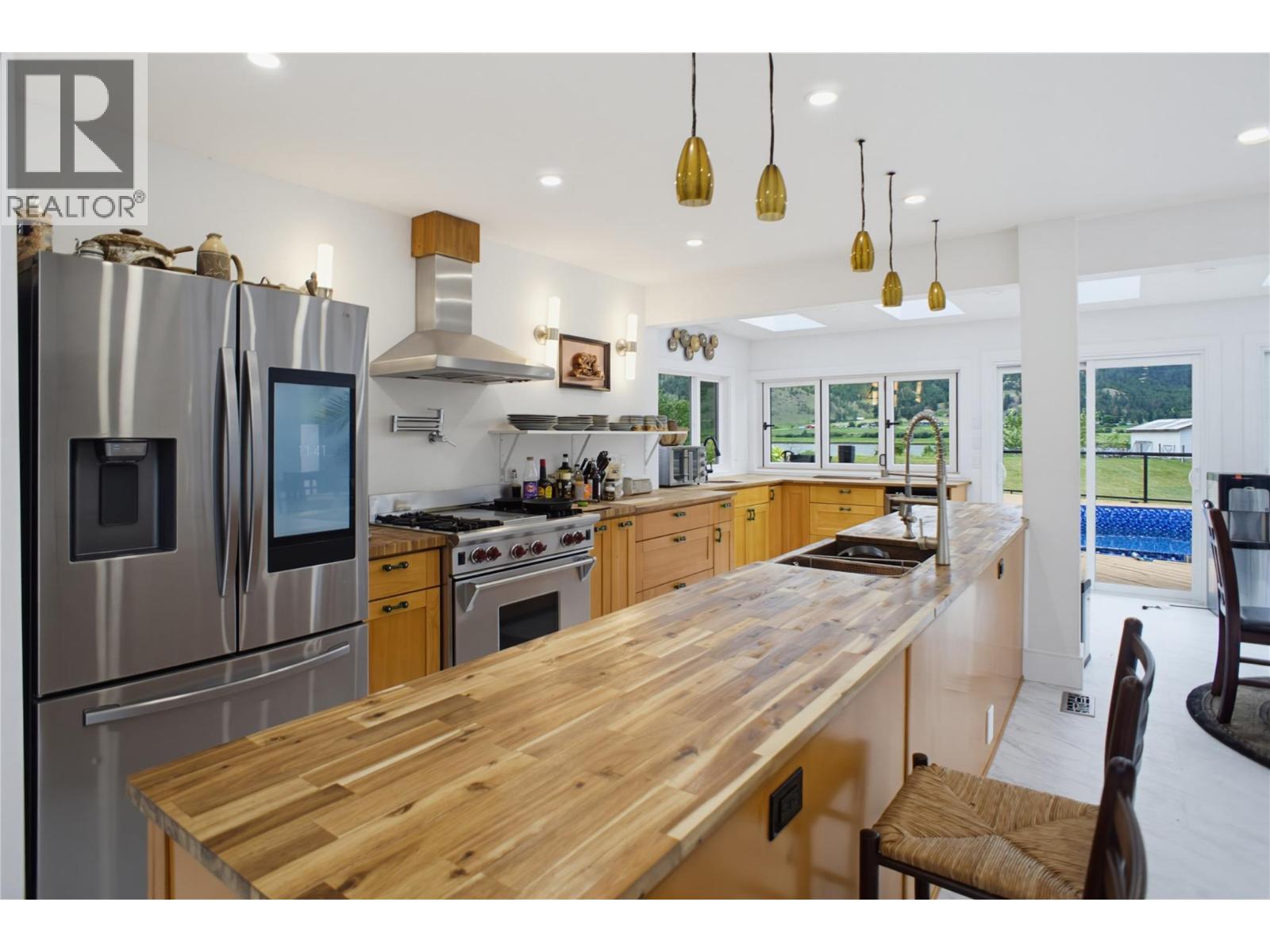 8576 Westsyde Road Property Photo 4