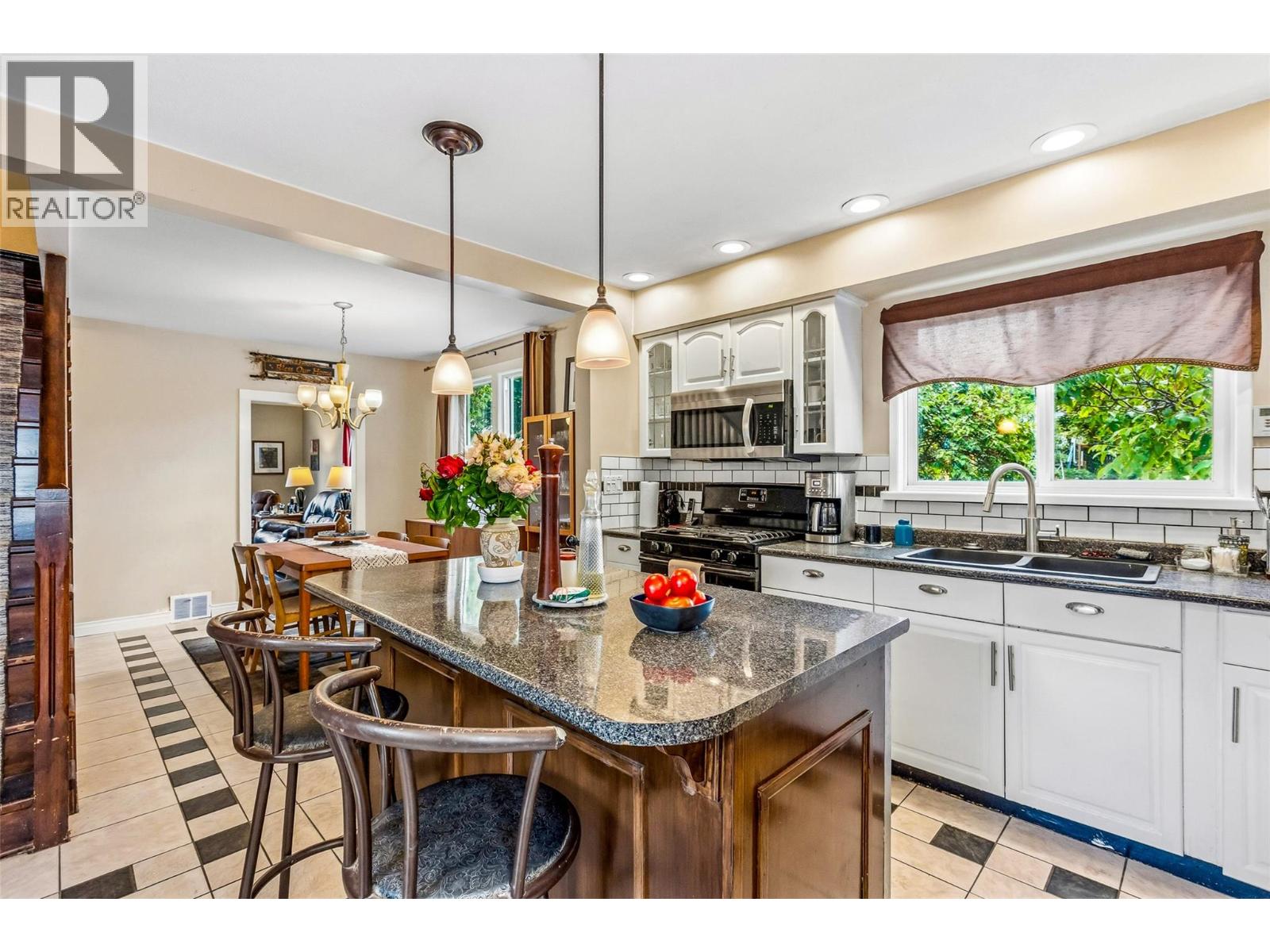 1409 Vancouver Street Property Photo 3