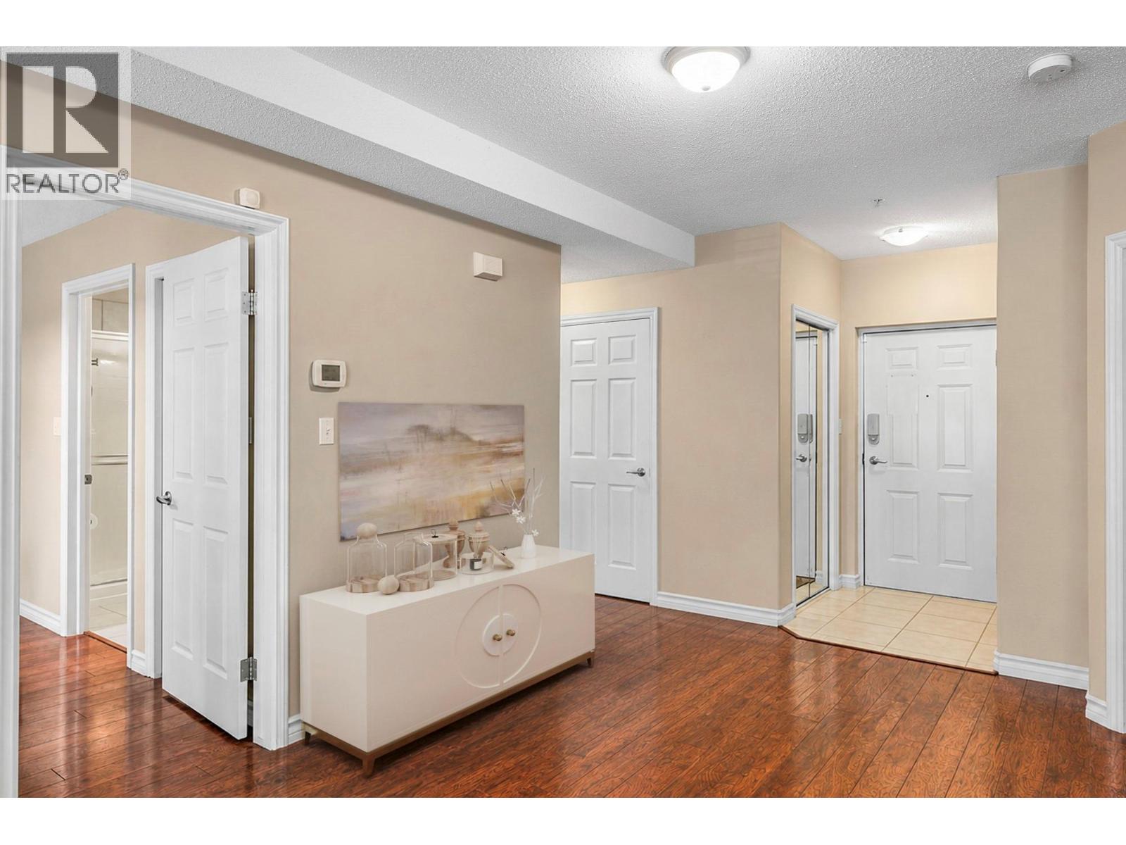 1128 Sunset Drive Unit# 102 Property Photo 8