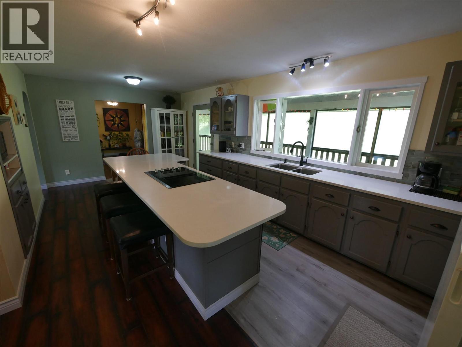 6785 Perrys Back Road Property Photo 14