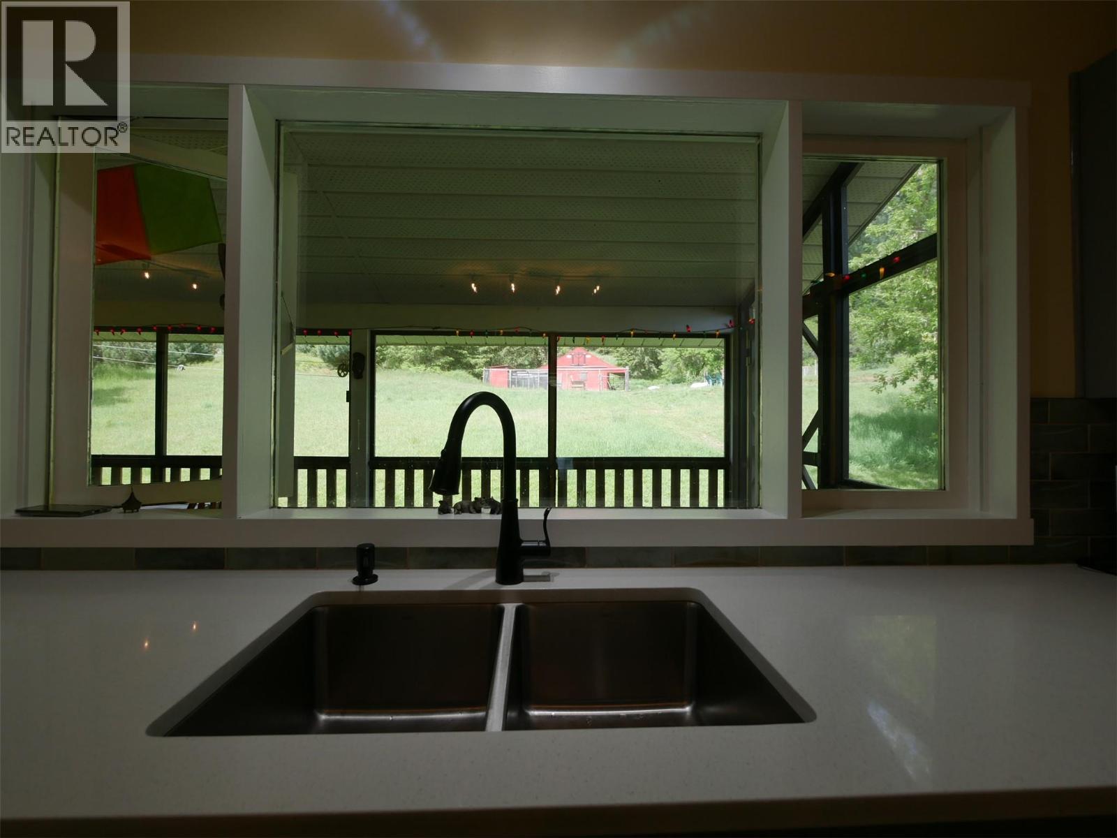 6785 Perrys Back Road Property Photo 15