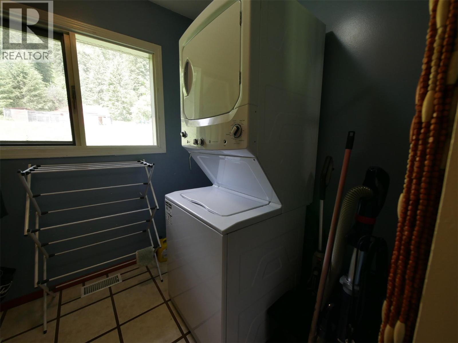 6785 Perrys Back Road Property Photo 18