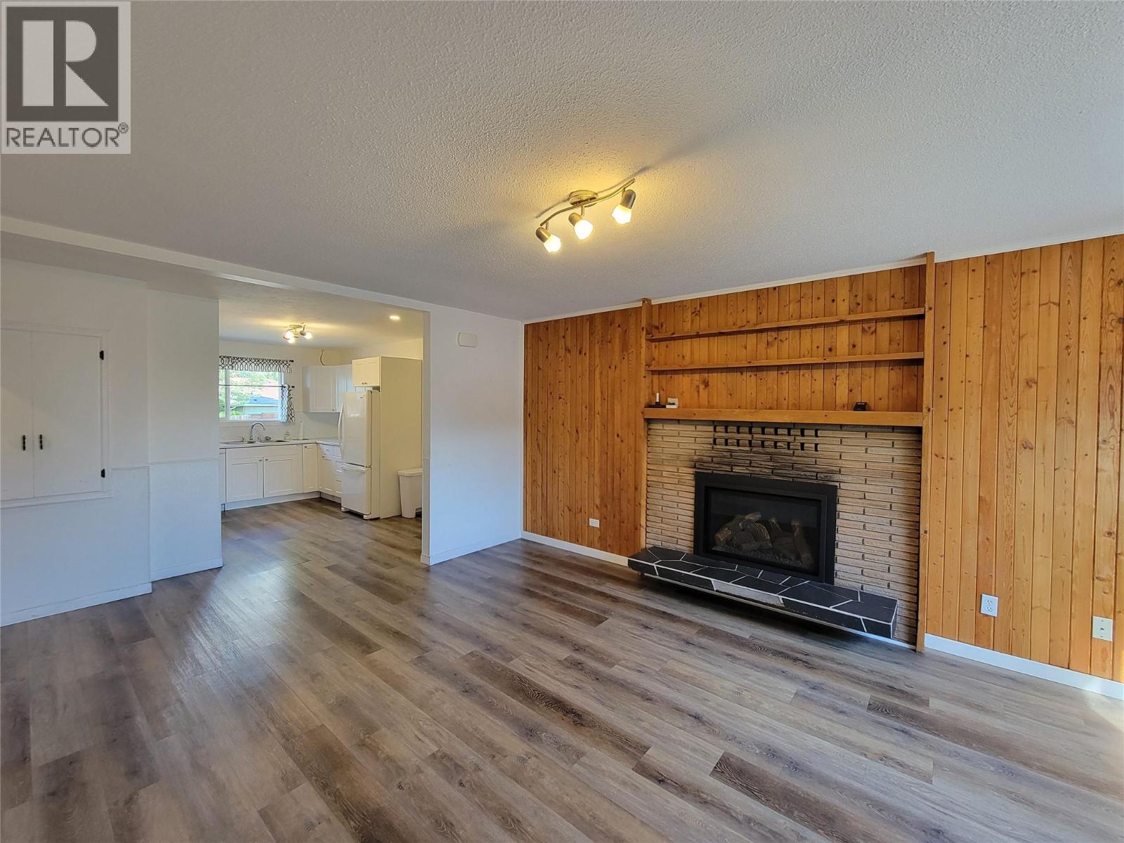 565 Eckhardt Avenue W Property Photo 13