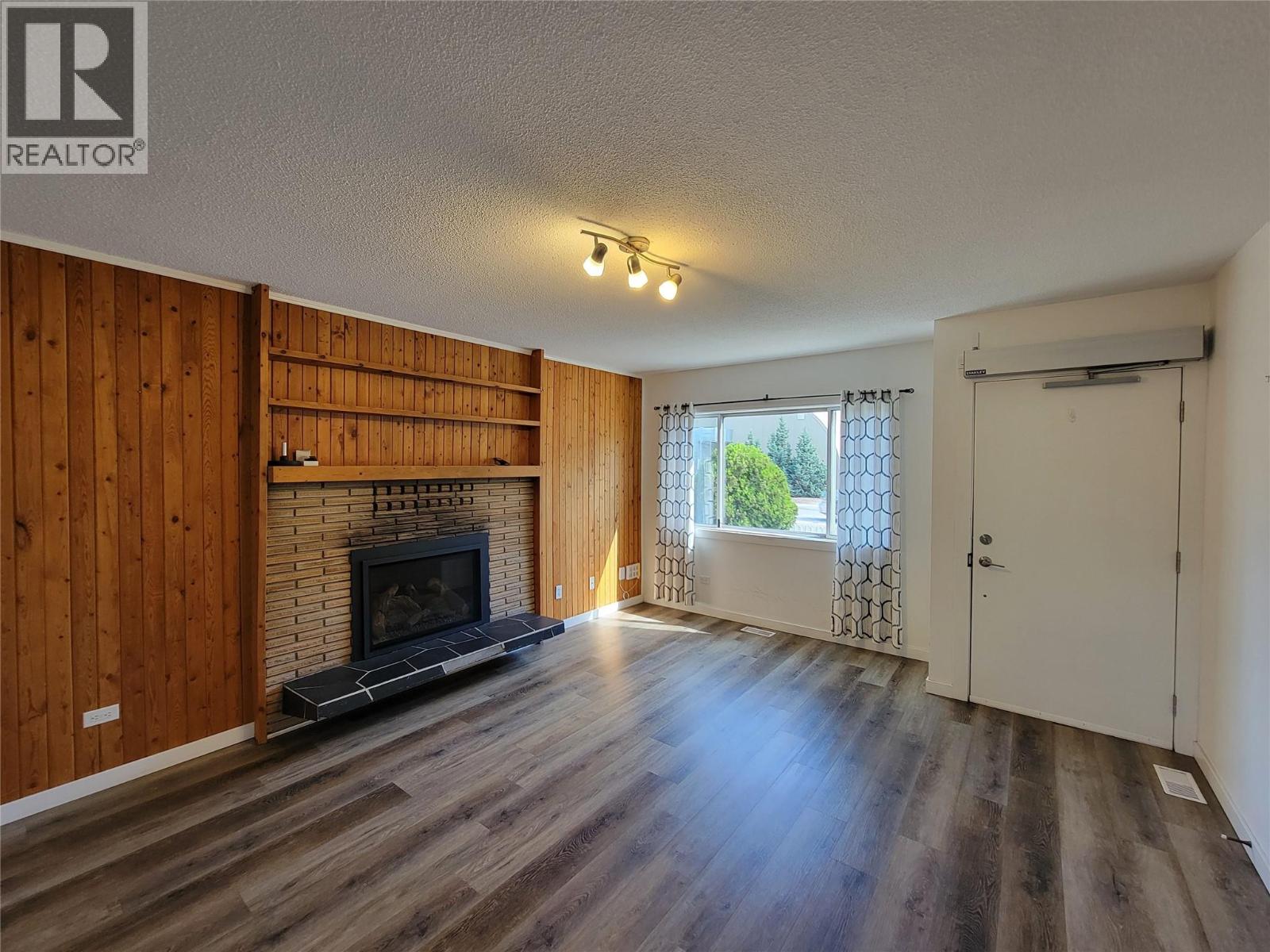 565 Eckhardt Avenue W Property Photo 14