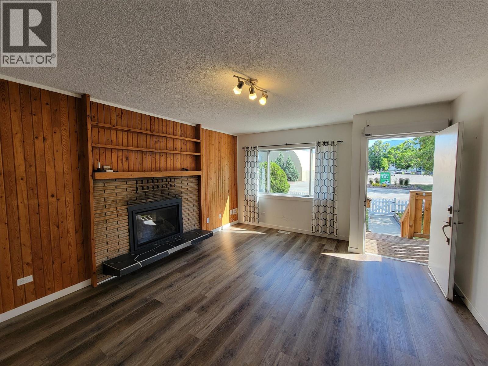 565 Eckhardt Avenue W Property Photo 15