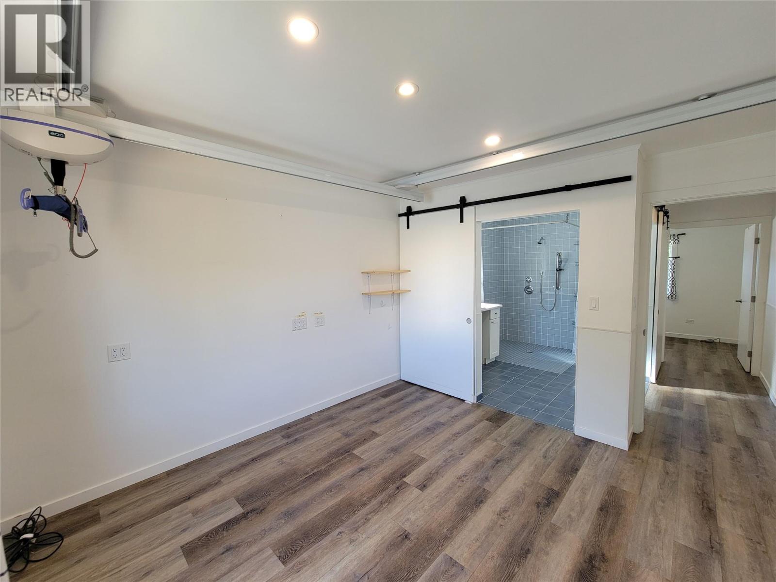 565 Eckhardt Avenue W Property Photo 18