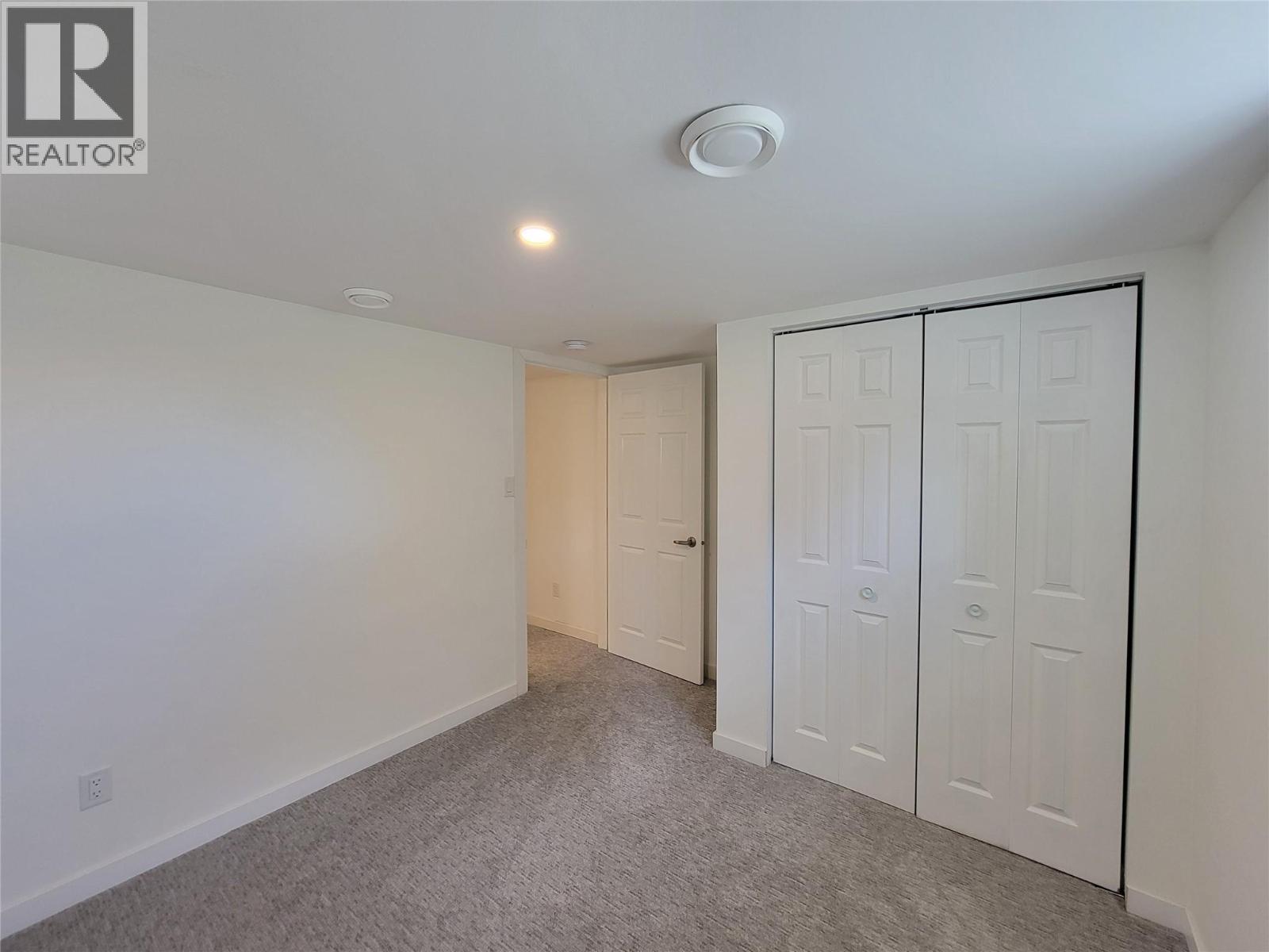 565 Eckhardt Avenue W Property Photo 29