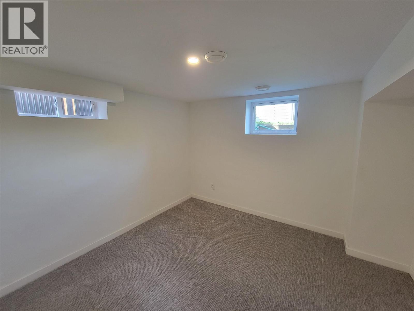 565 Eckhardt Avenue W Property Photo 31