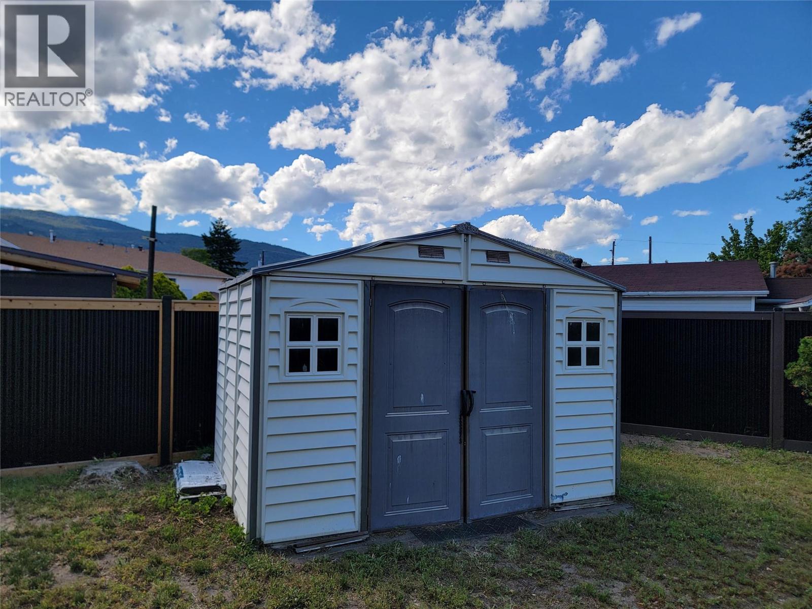 565 Eckhardt Avenue W Property Photo 37