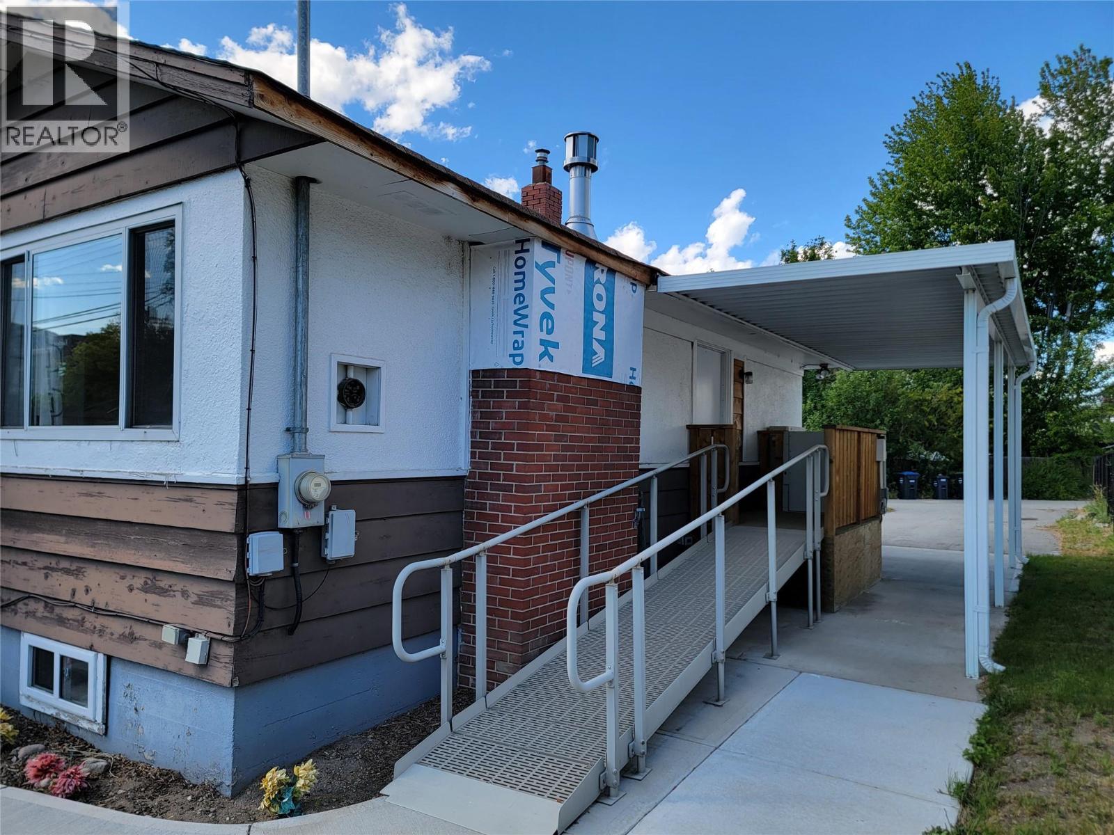 565 Eckhardt Avenue W Property Photo 40