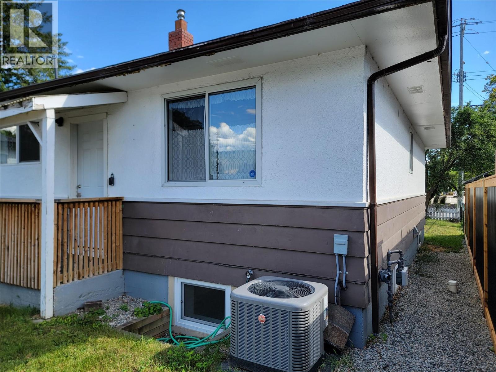 565 Eckhardt Avenue W Property Photo 43