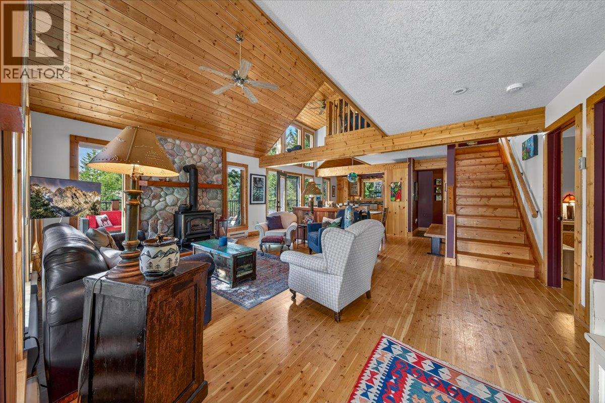 4931 Mountaintop Drive Property Photo 3