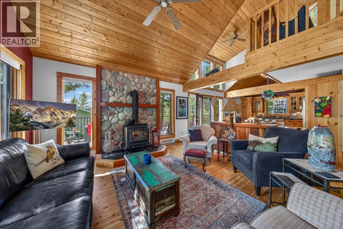 4931 Mountaintop Drive Property Photo 4