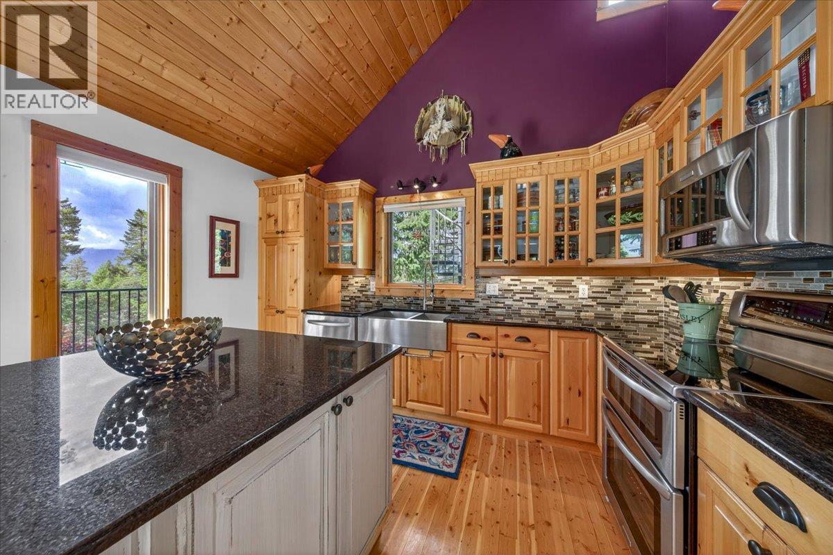 4931 Mountaintop Drive Property Photo 9