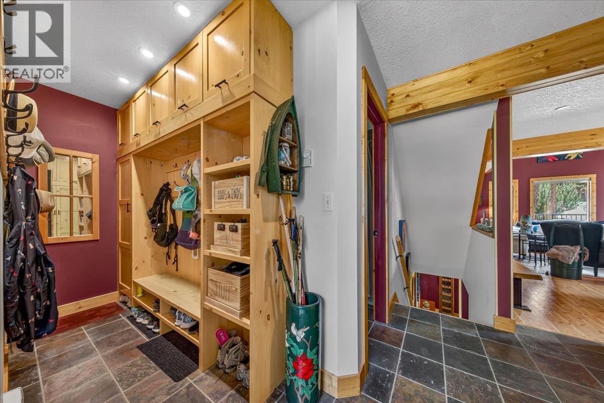 4931 Mountaintop Drive Property Photo 14