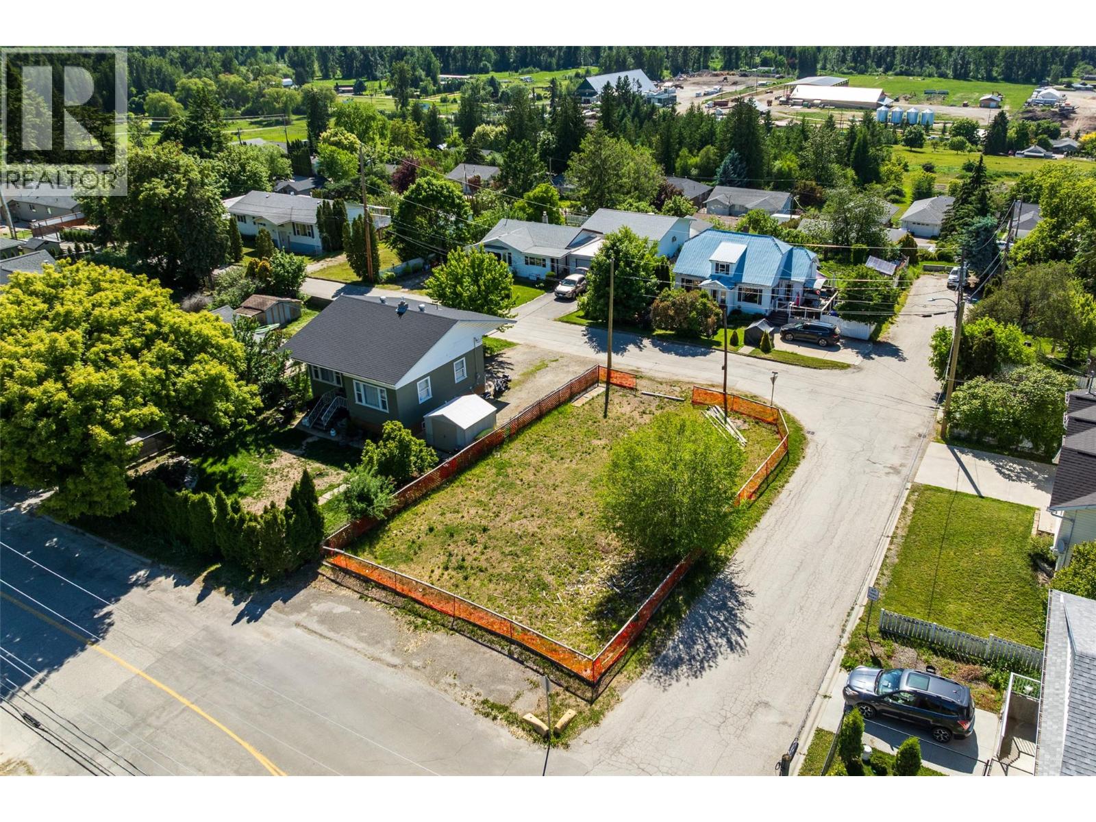 520 8TH Avenue S Property Photo 1