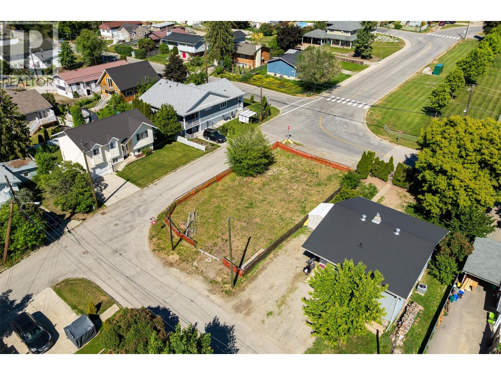 520 8th Avenue S Property Photo 16