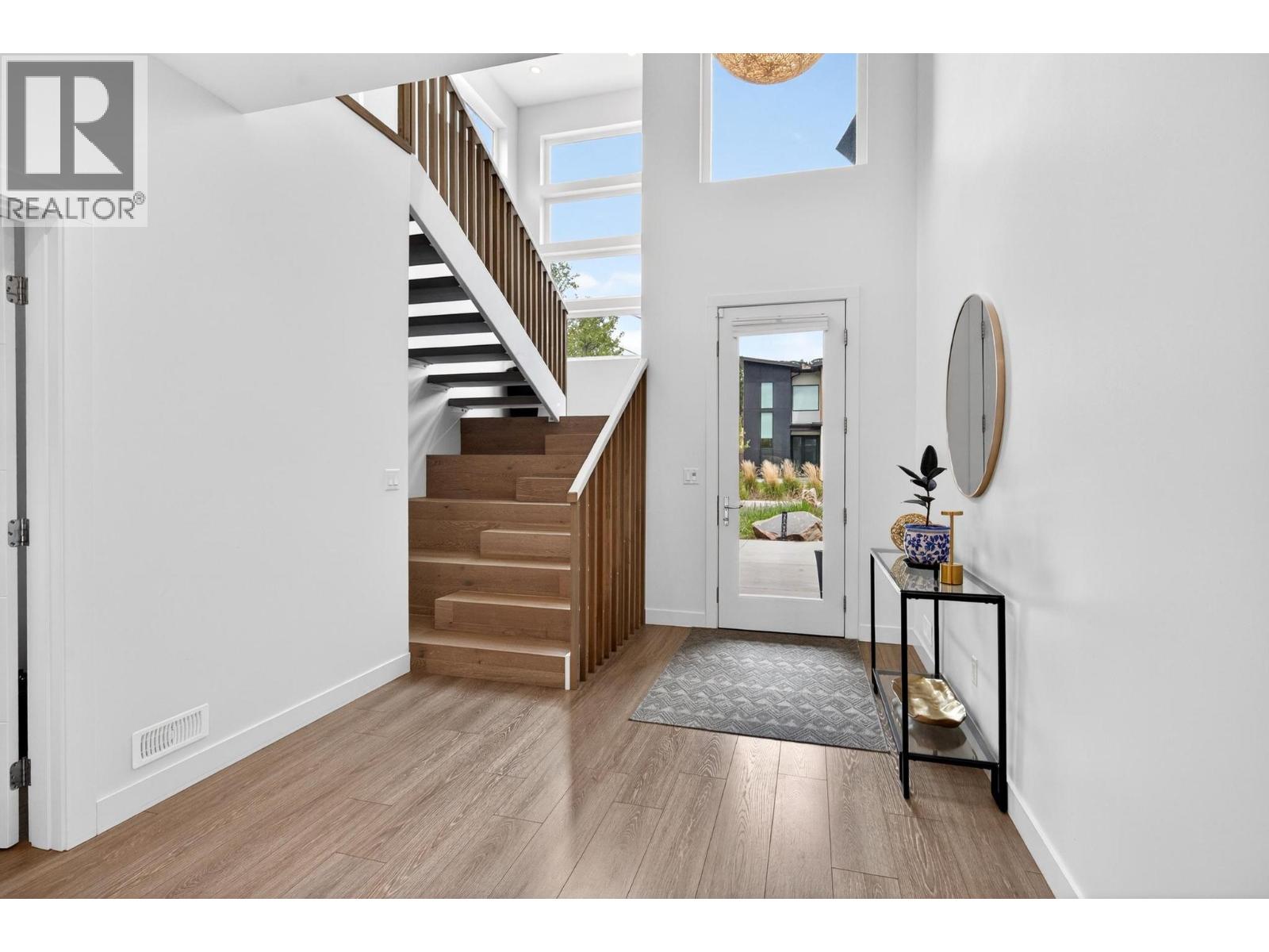 1273 Modern Place Property Photo 4