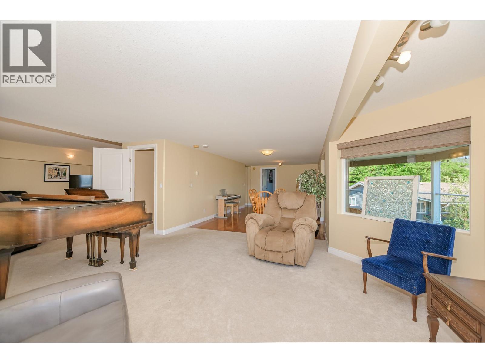 109 Revel Crescent Property Photo 32