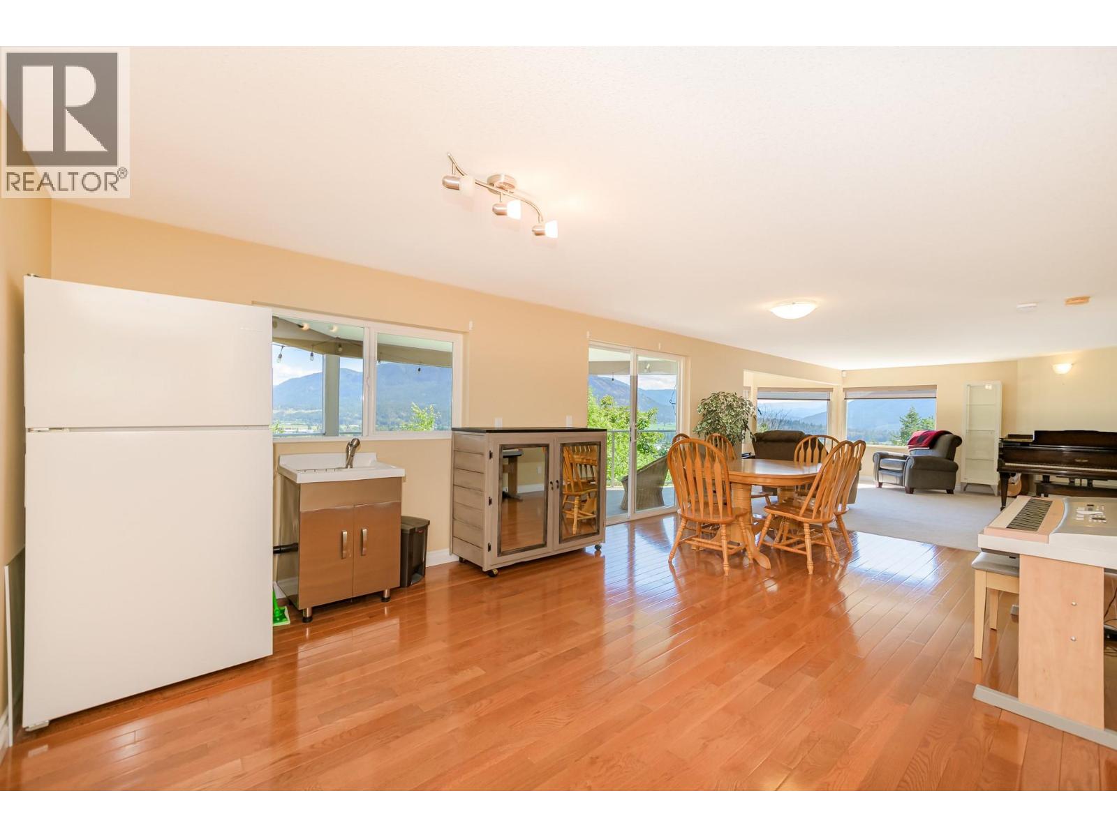 109 Revel Crescent Property Photo 35