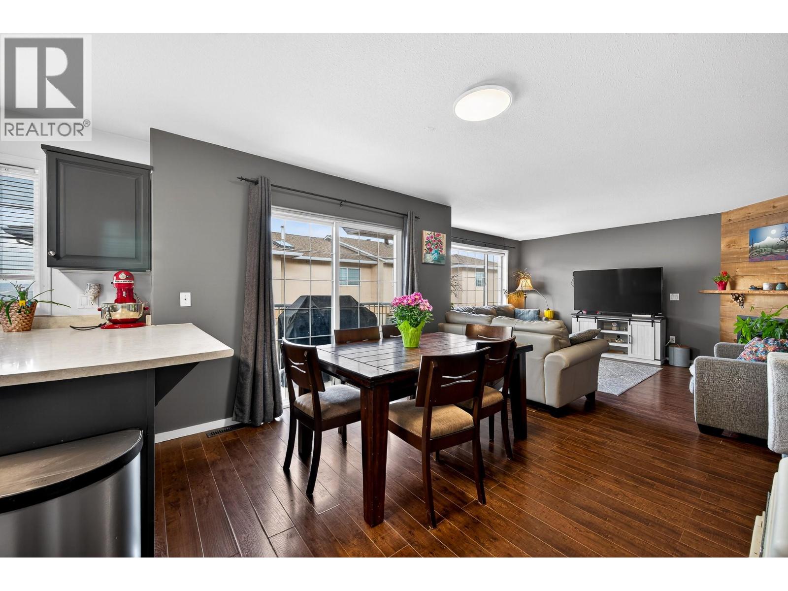 726 Dunrobin Drive Unit# 1 Property Photo 3