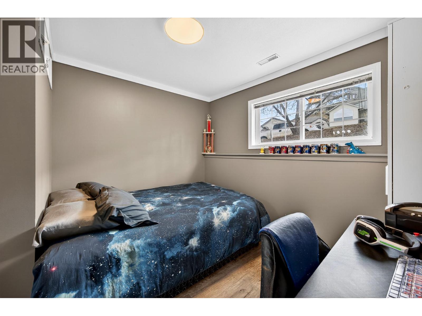 726 Dunrobin Drive Unit# 1 Property Photo 21