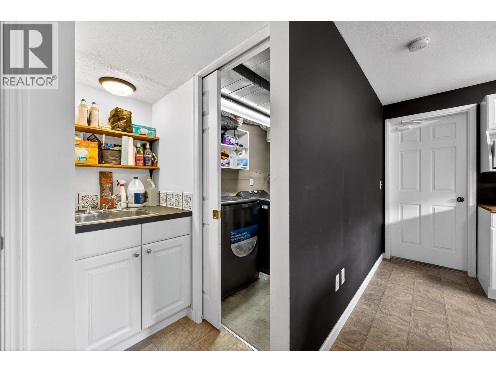 726 Dunrobin Drive Unit# 1 Property Photo 22