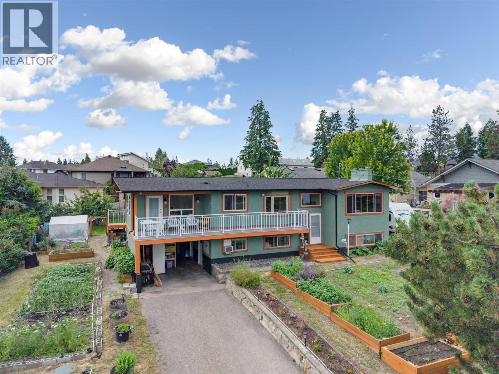 2139 Amundsen Road Property Photo 1
