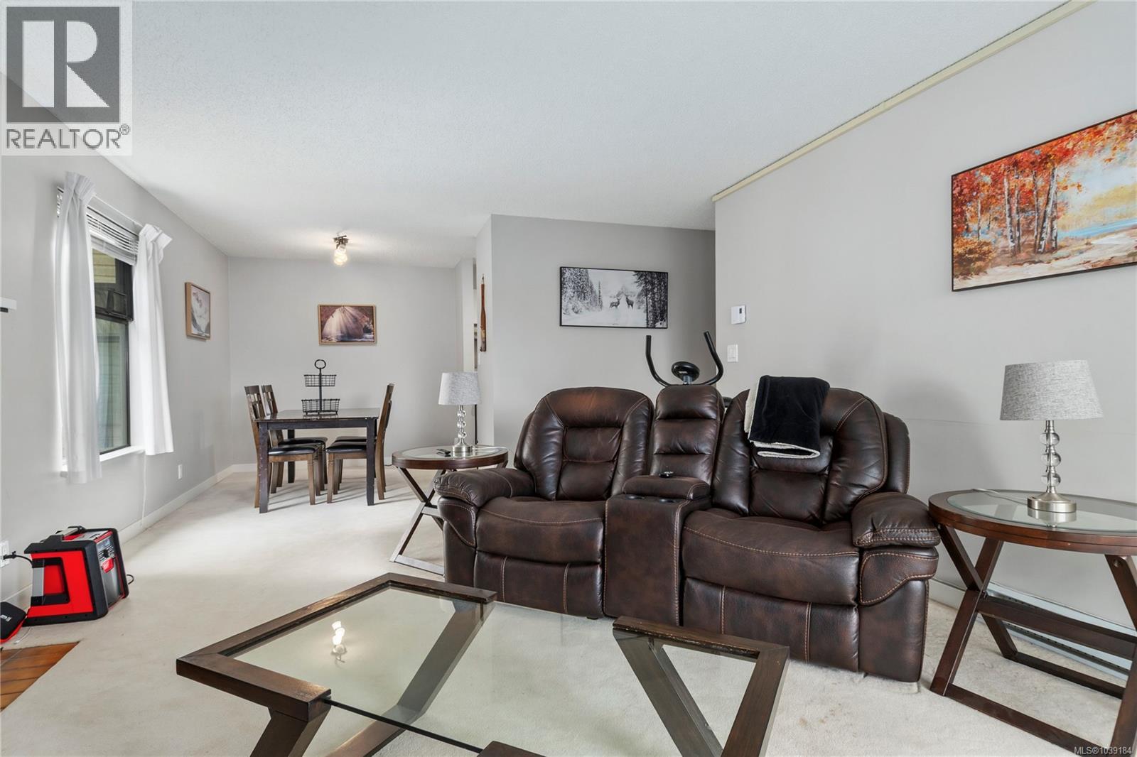 210 585 Dogwood St Property Photo 4