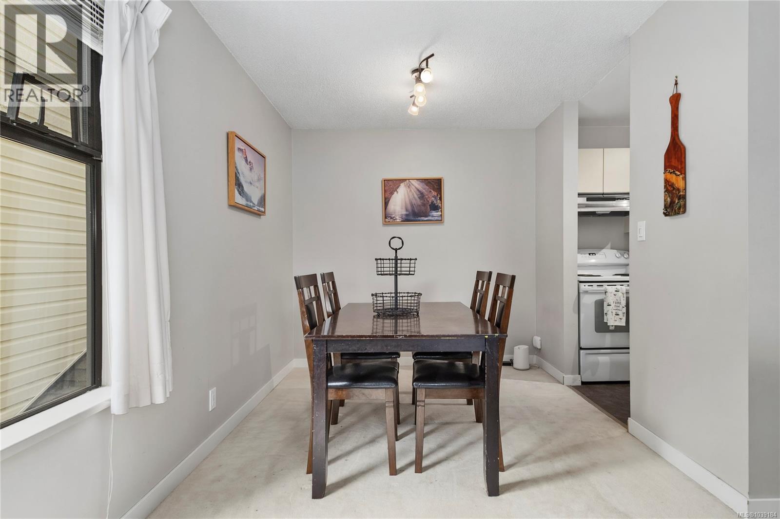 210 585 Dogwood St Property Photo 6