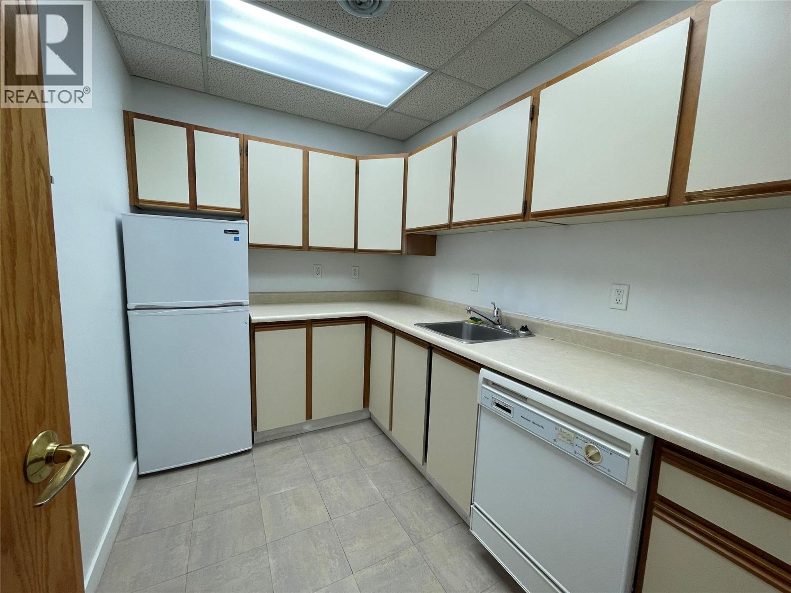 247 Lawrence Avenue Property Photo 8