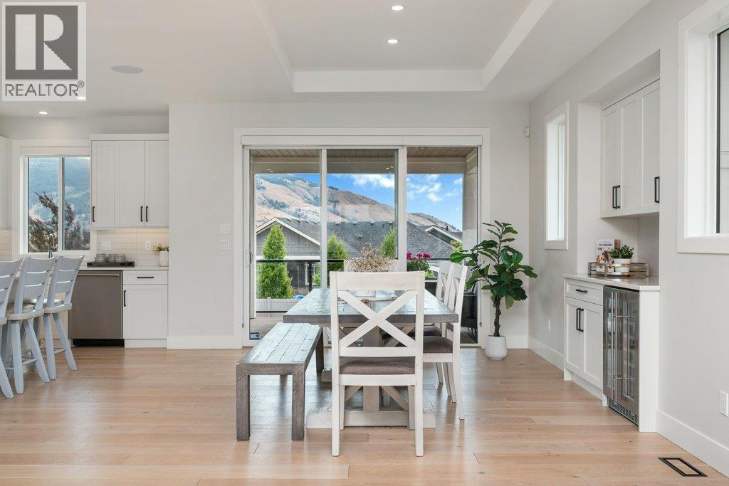 631 Mt Ida Crescent Property Photo 12