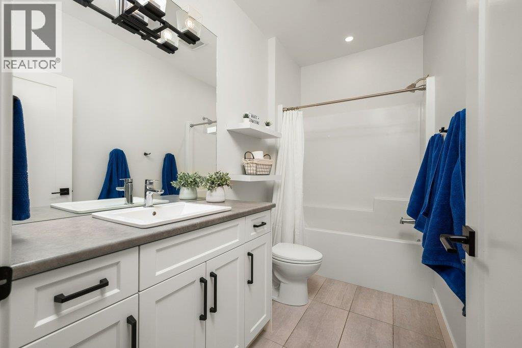 631 Mt Ida Crescent Property Photo 24