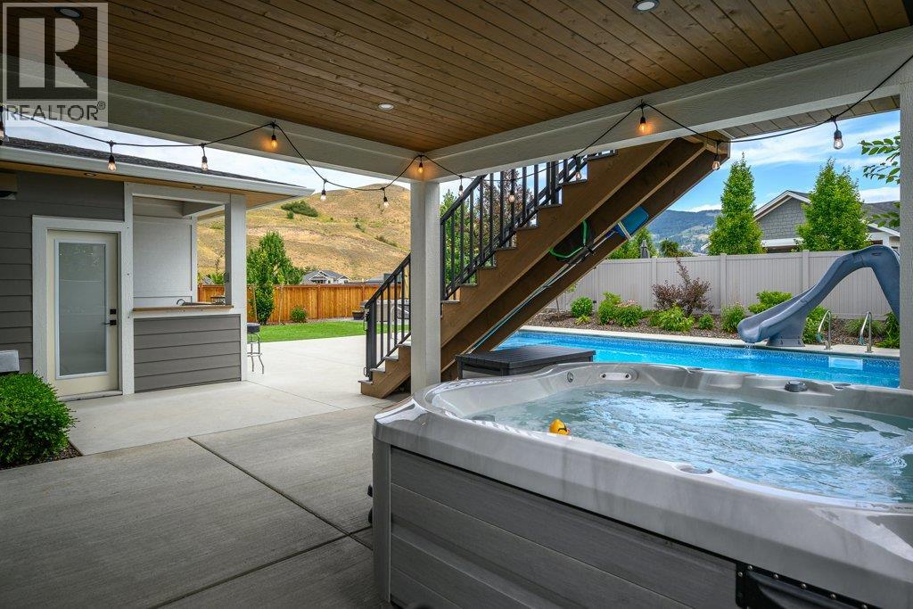 631 Mt Ida Crescent Property Photo 29
