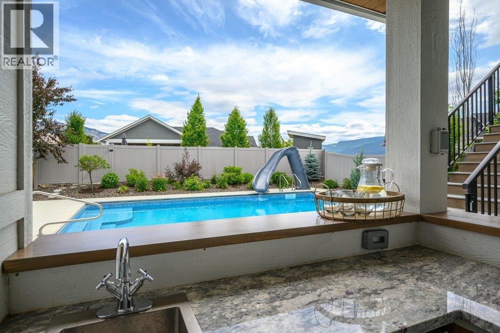631 Mt Ida Crescent Property Photo 32