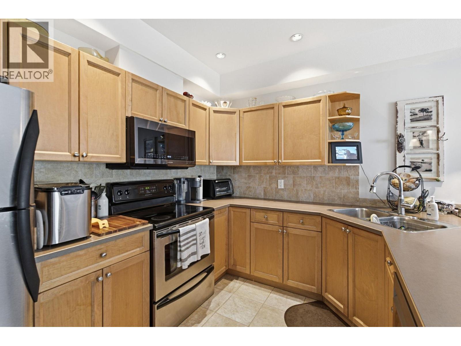 2120 Shannon Ridge Drive Unit# 214 Property Photo 8