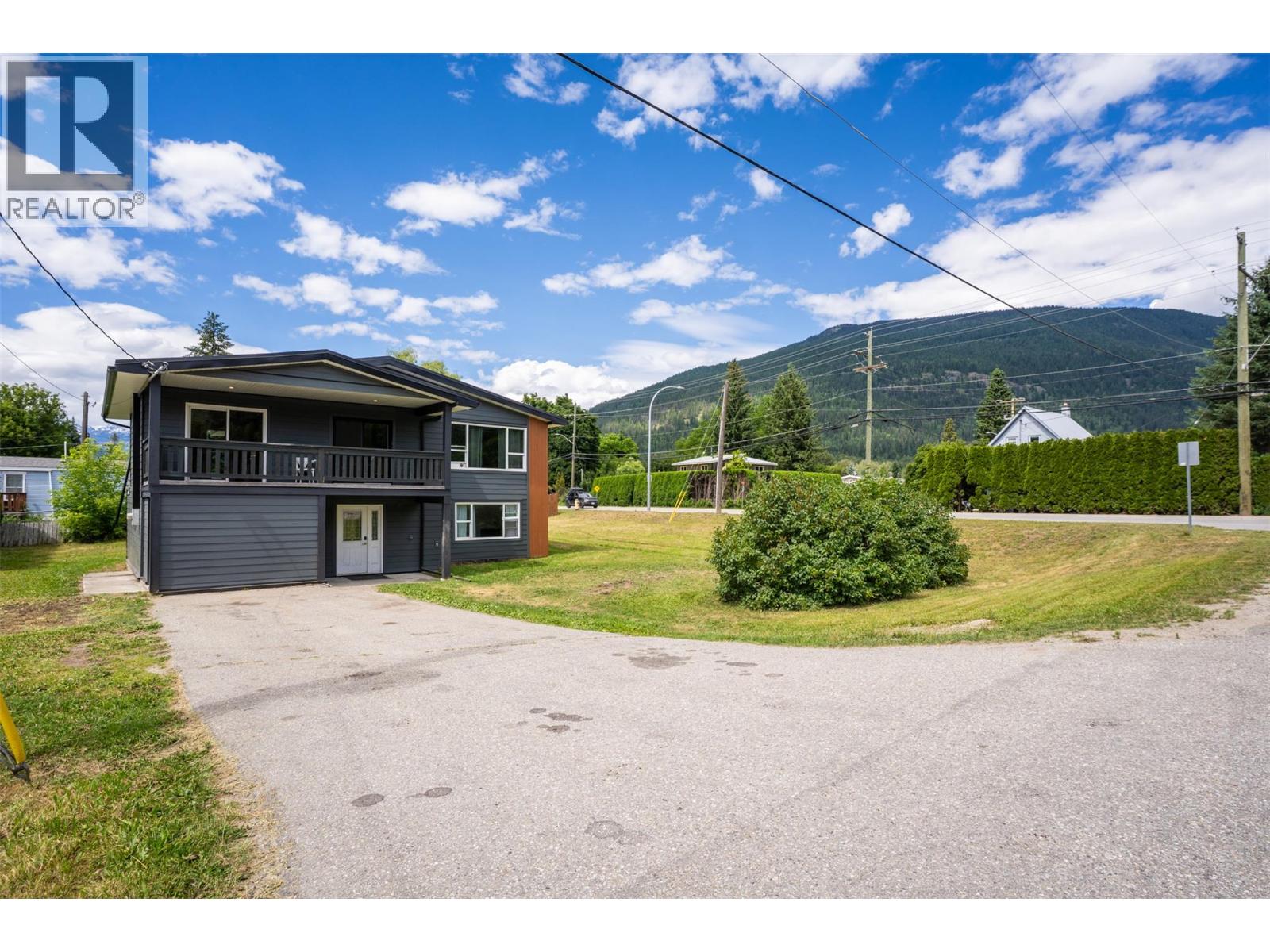 601 Barry Road Property Photo 4