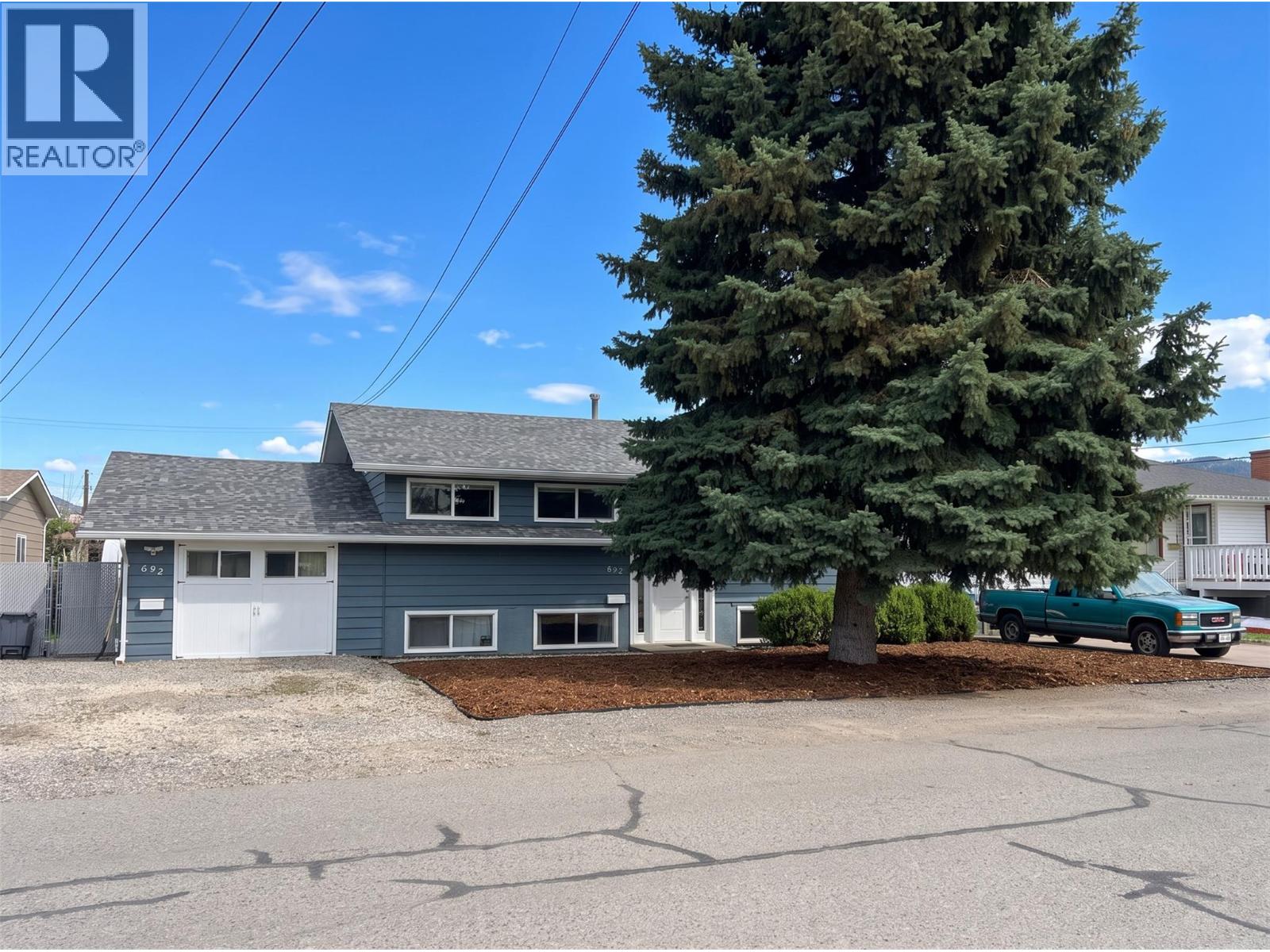 690 Alberni Avenue Property Photo 1