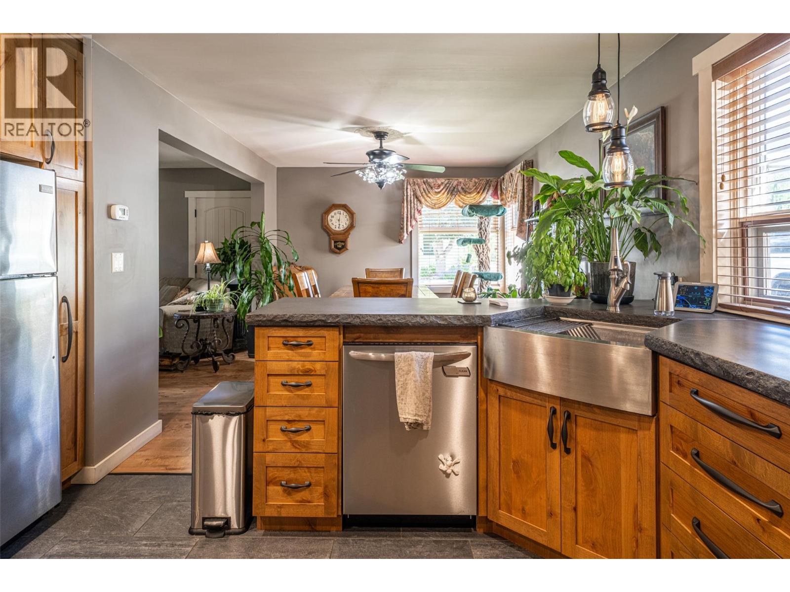 2885 Phillips Street Property Photo 18