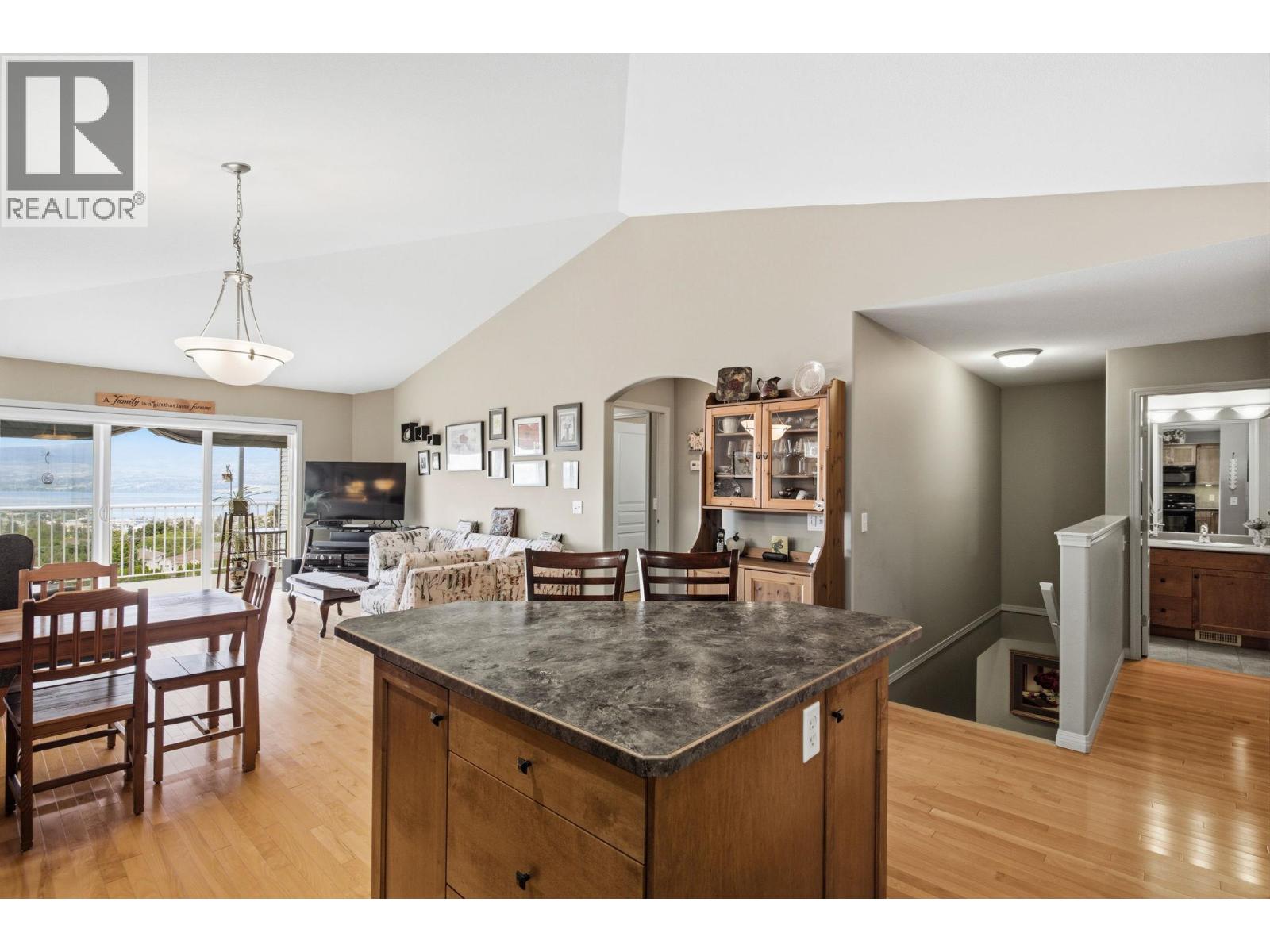 3652 Yorkton Road Property Photo 12