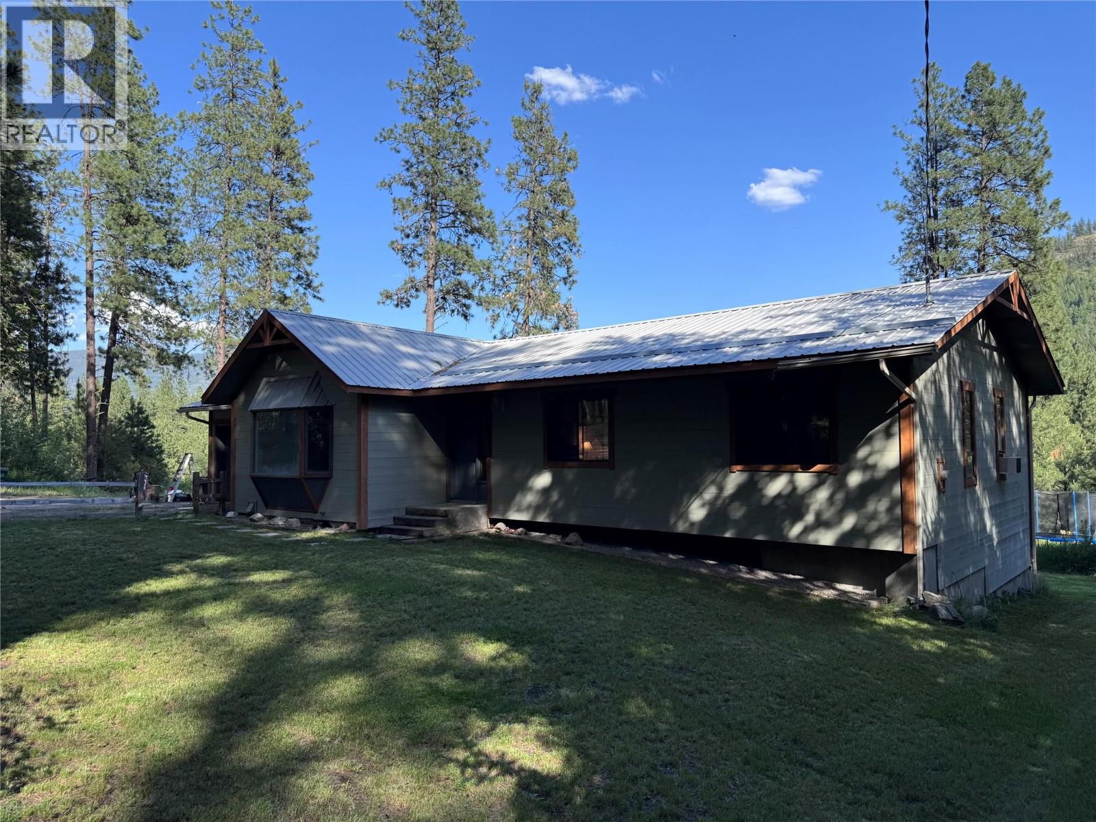 725 3 Highway Property Photo 2