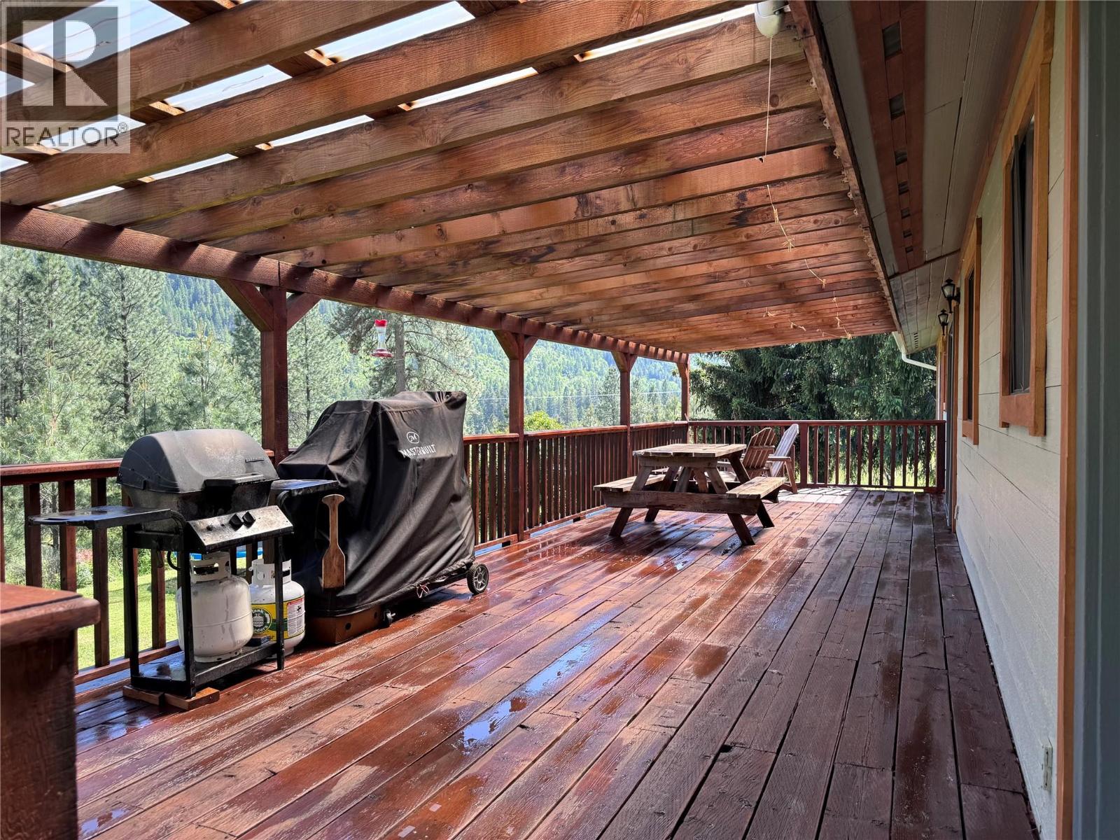 725 3 Highway Property Photo 4