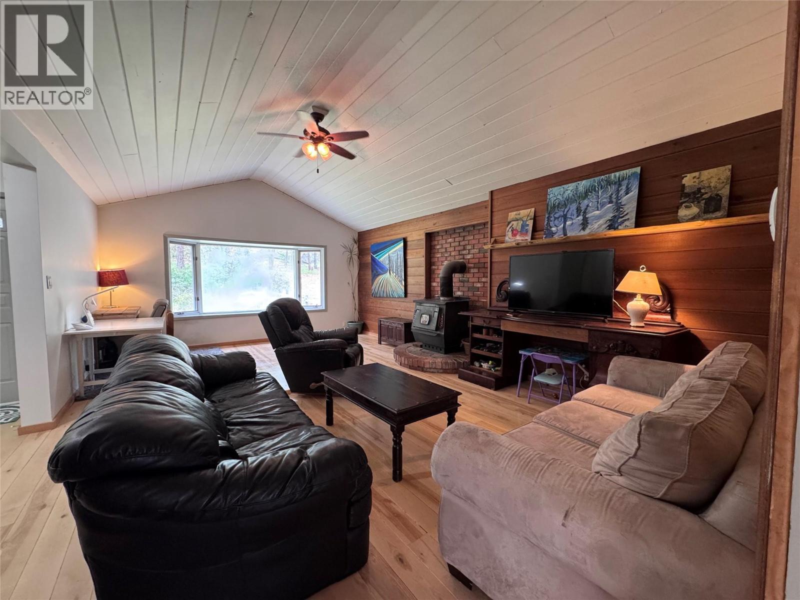 725 3 Highway Property Photo 11