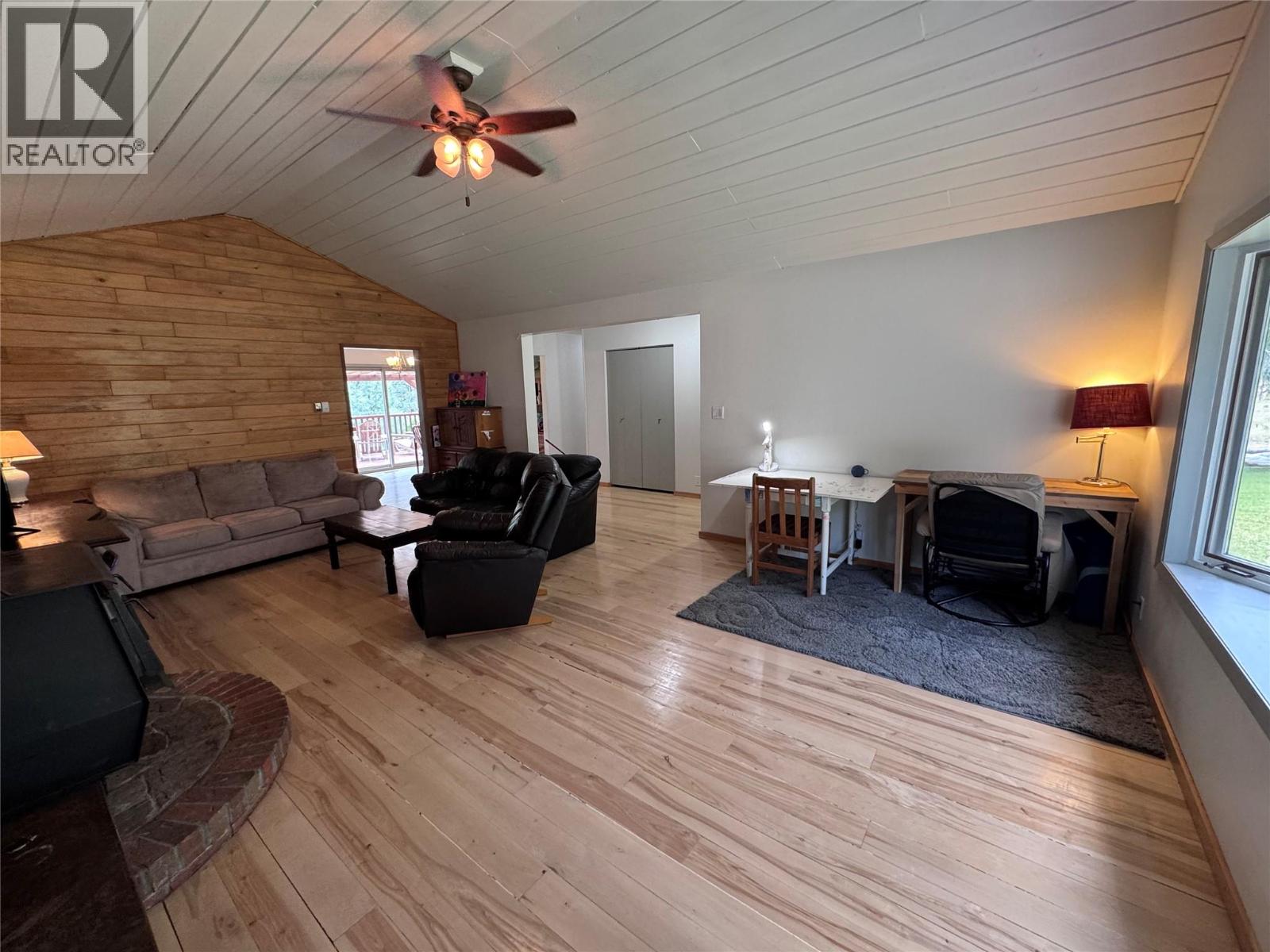 725 3 Highway Property Photo 12