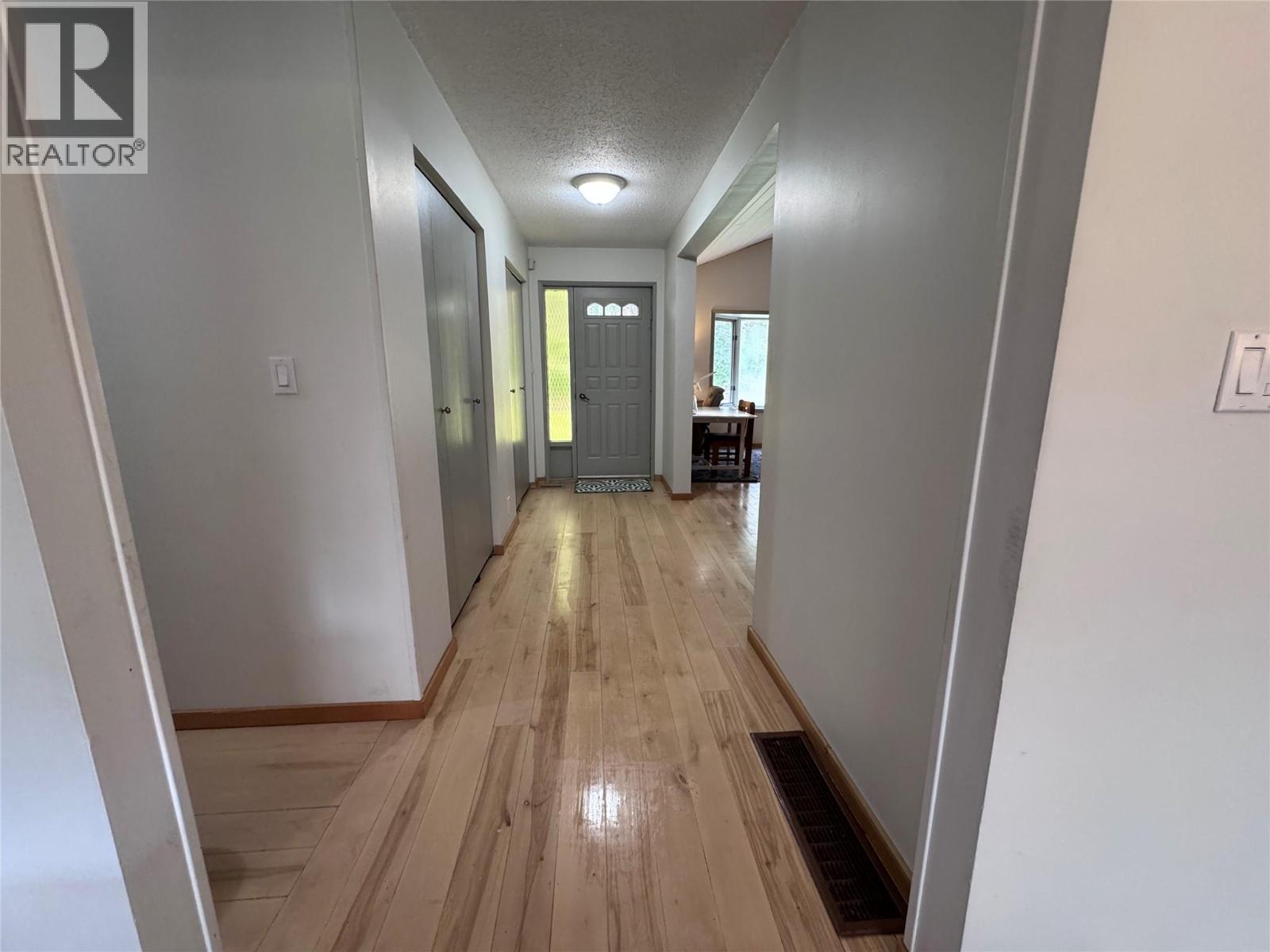 725 3 Highway Property Photo 13