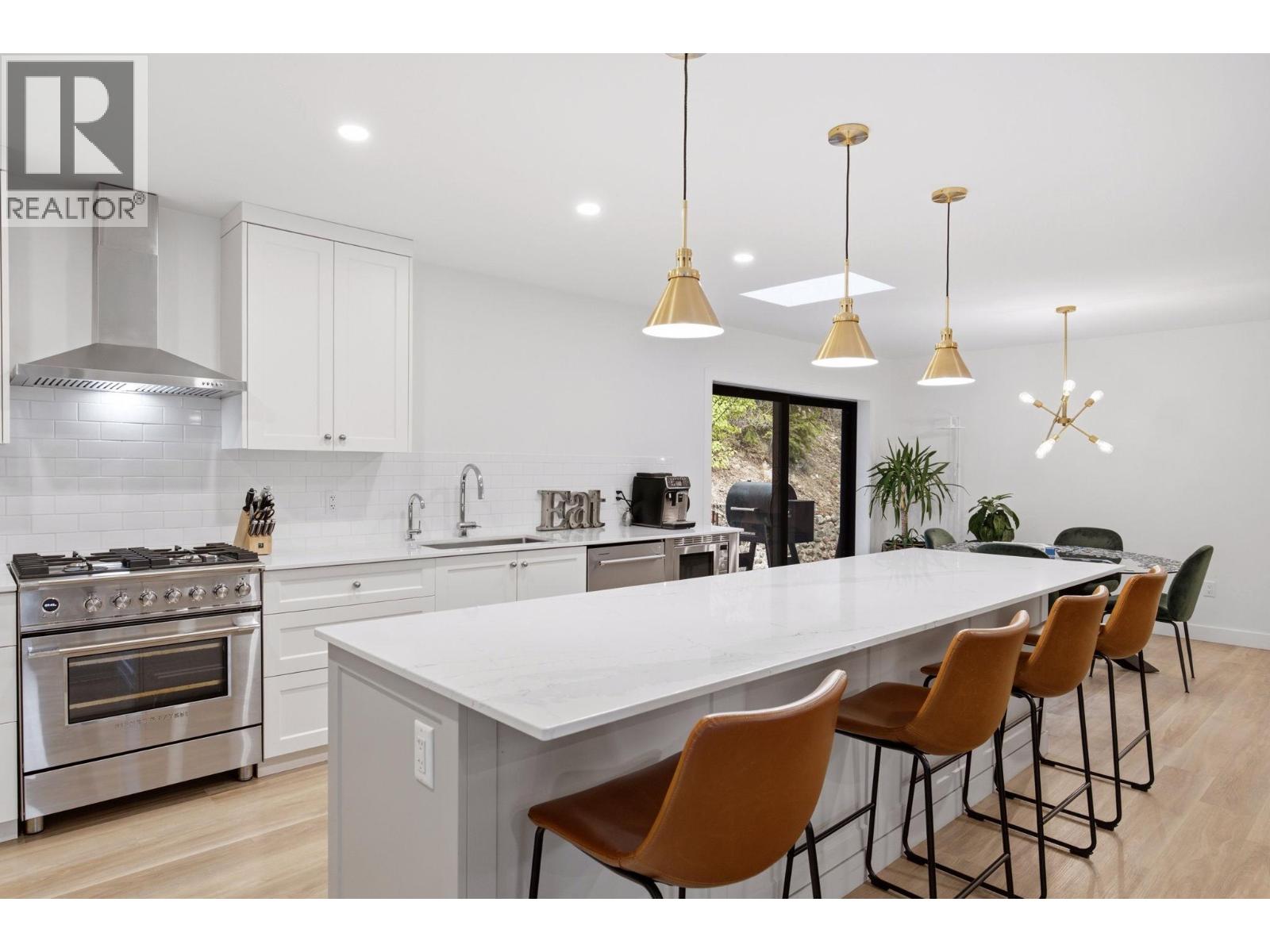 16515 Commonage Road Property Photo 1