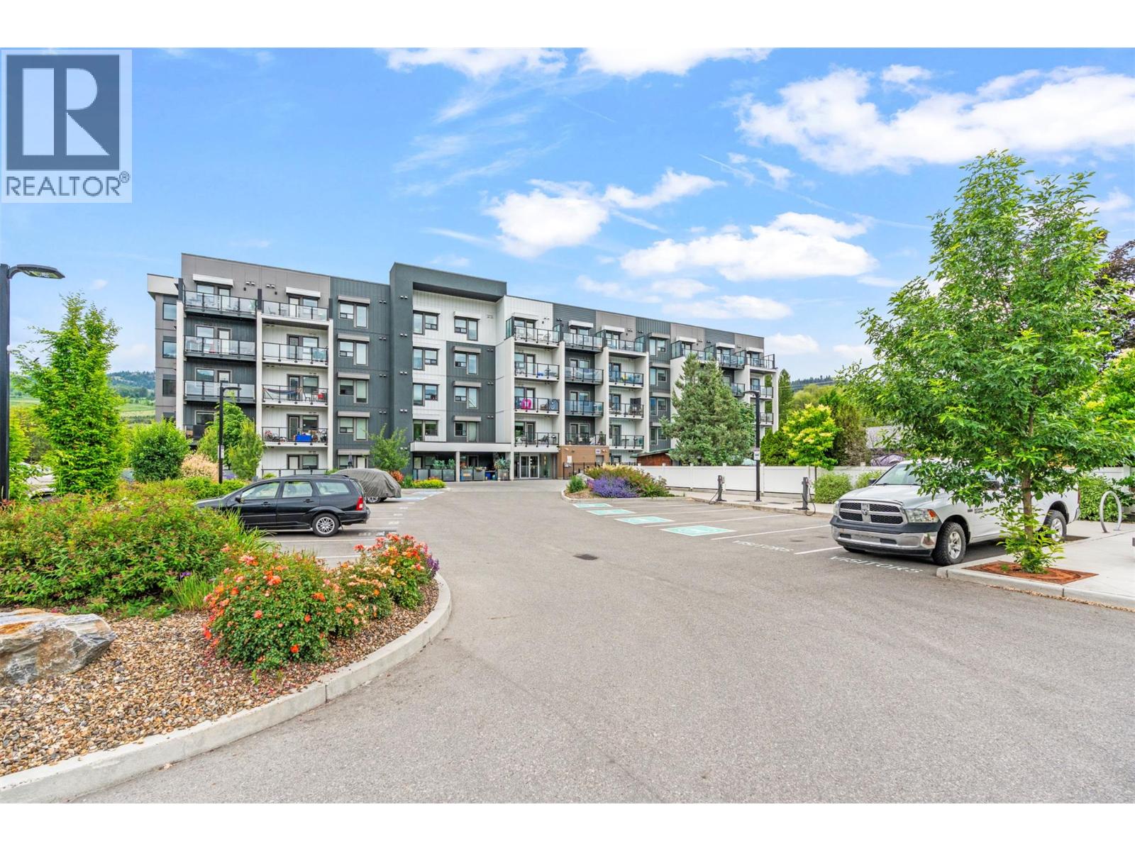 2555 Lakeshore Road Unit# 303 Property Photo 1