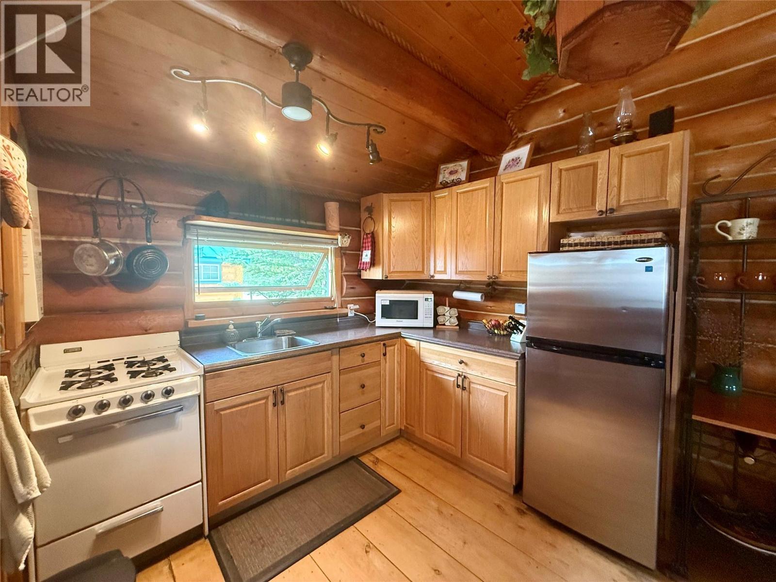 Cabin 4 Hatheume Lake Road Property Photo 14