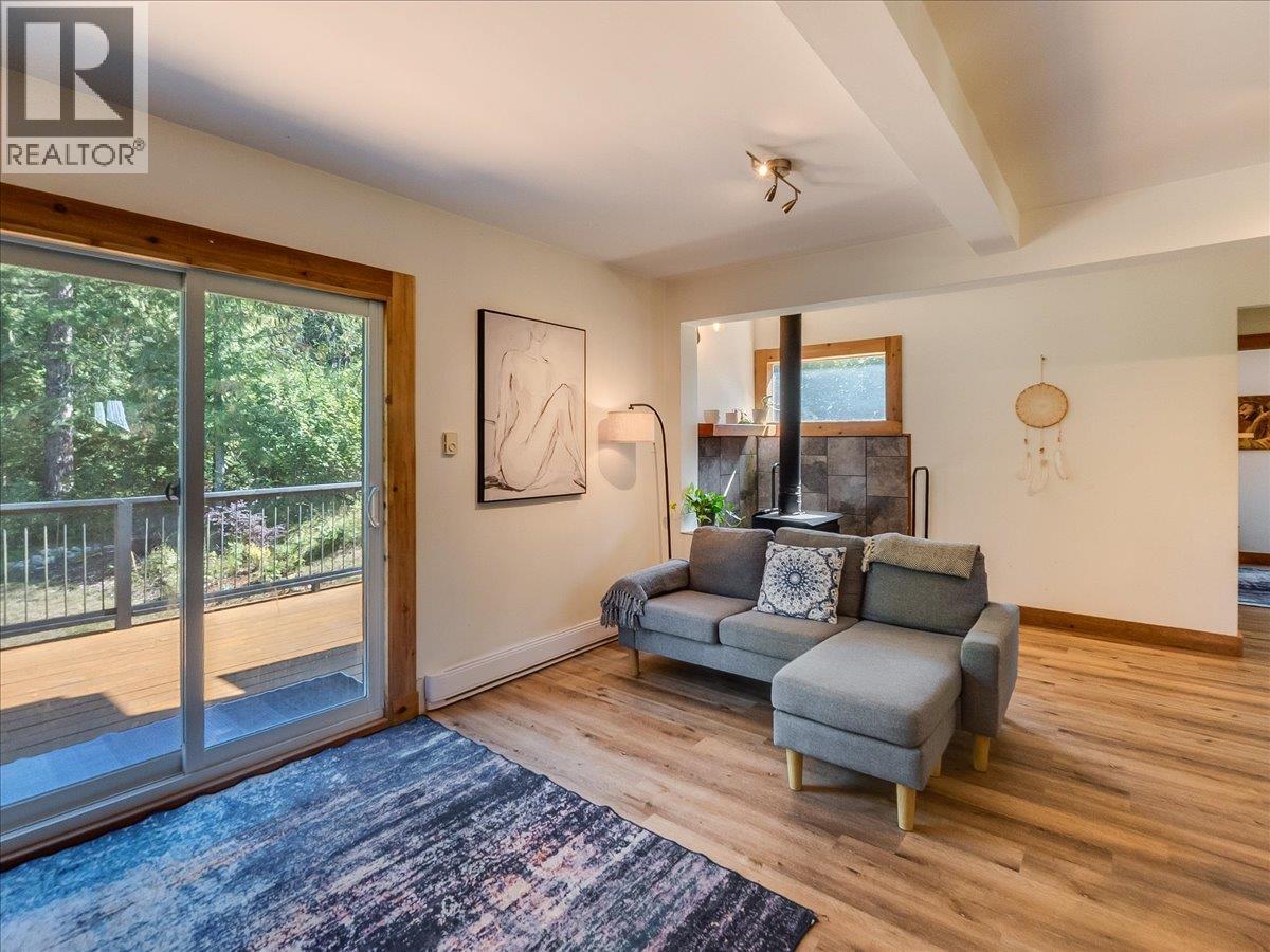 6582 Nixon Road Property Photo 4